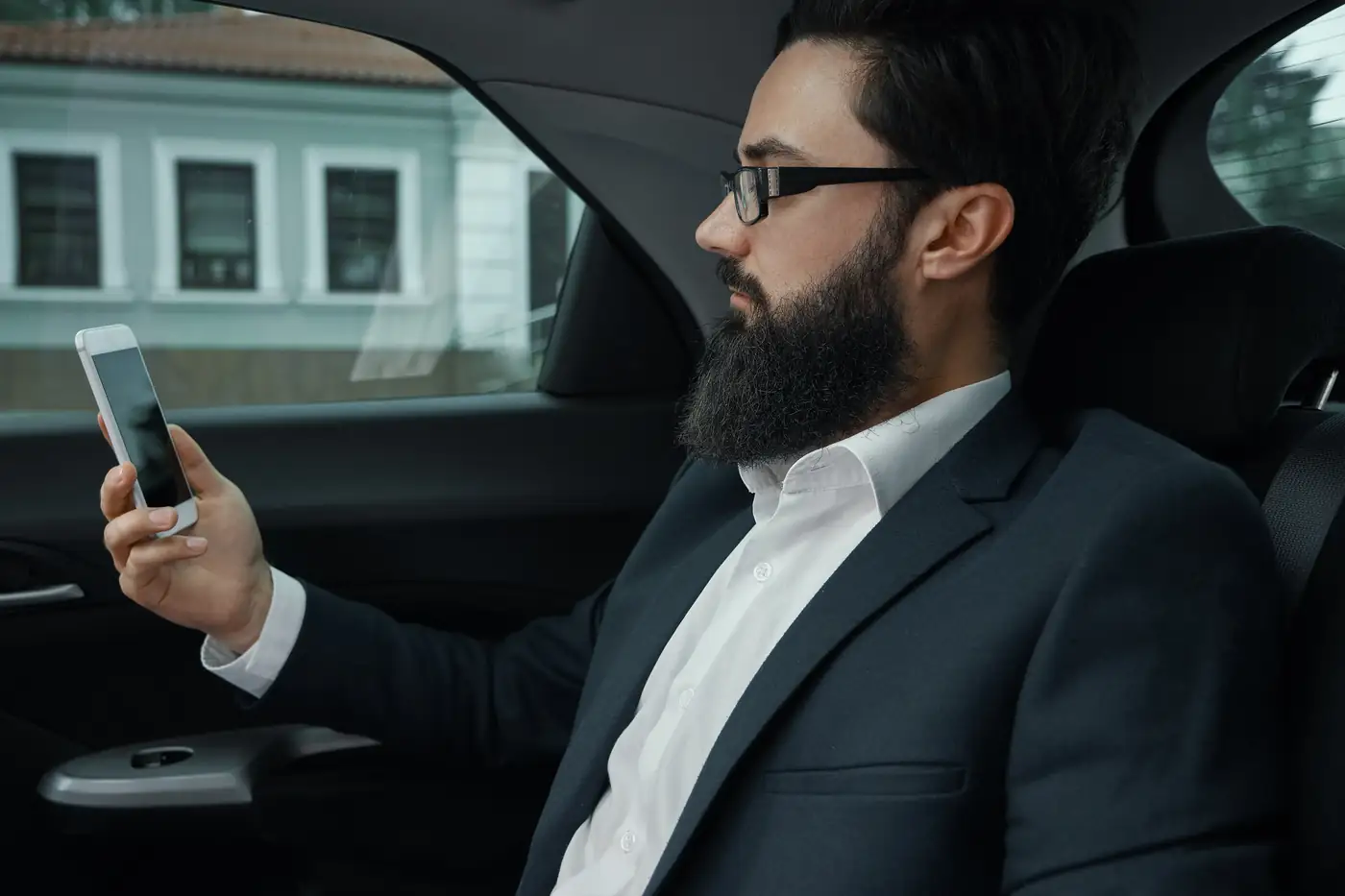 Interior de un sedán de lujo, Mercedes Clase S